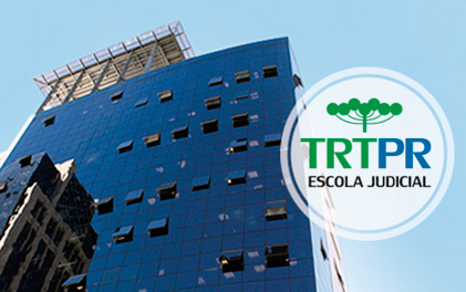 Imagem traz fachada do Edifício Rio Branco, sede do TRT-PR.