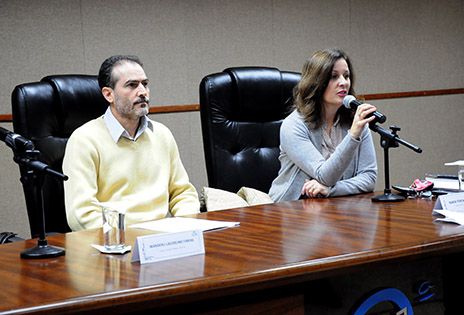 Imagem traz os auditores fiscais do trabalho Maria Teresa Pacheco Jensem e Wanderli Laudelino Farias durante evento.