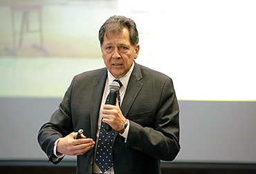 Professor doutor Joel Souza Dutra