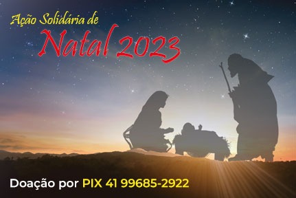Arte produzida mostra um céu azul escuro estrelado com a luz do sol nascente na parte inferior, que ressalta o contorno de um casal com um bebê ao centro e deitado sobre palha seca. O homem está em pé, à direita do bebê, no canto inferior direito da imagem e veste uma túnica e carrega um cajado. A mulher está no centro da imagem, na área inferior, no lado esquerdo da imagem do bebê, e está ajoelhada. As três figuras humanas remetem ao momento do nascimento de Jesus: o bebê representa o Cristo, a mulher Maria e o homem José. Sobre a arte, as frases estão em destaque: Ação Solidária de Natal 2023, Doação por PIX 41 99685-2922, valor sugerido de cada cesta R$ 100,00, até 27 de novembro, e as cestas natalinas serão destinadas aos terceirizados do TRT-PR de Curitiba (160 famílias).