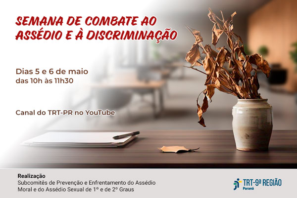 A mesa de madeira clara exibe um vaso bege com galhos secos, um bloco de papel branco com uma caneta preta e uma folha seca. Ao fundo, uma sala desfocada. No topo, em vermelho, lê-se 