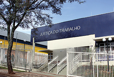 Imagem da fachada do prédio da Justiça do Trabalho em Pato Branco, no sudoeste do Paraná.