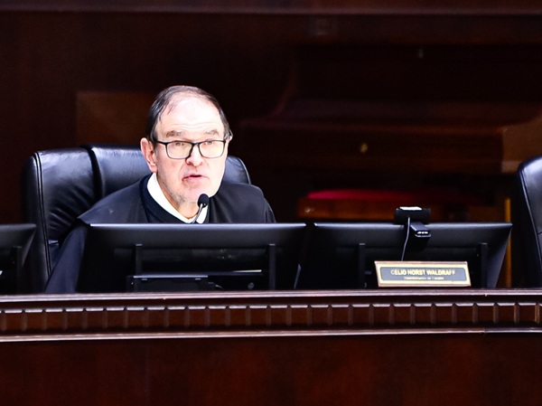 Notícia 0 O desembargador Célio Waldraff reforçou a preocupação com a decisão do STF no Tema 1389, que trata da legalidade da contratação de pessoas físicas como pessoas jurídicas.