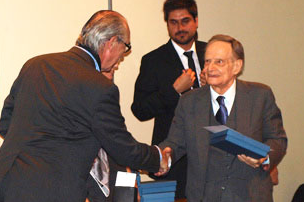 Notícia 3 Professor paranaense Sidnei Machado localizou em Paris o documento, um dos trabalhos mais relevantes do Direito do Trabalho latinoamericano.