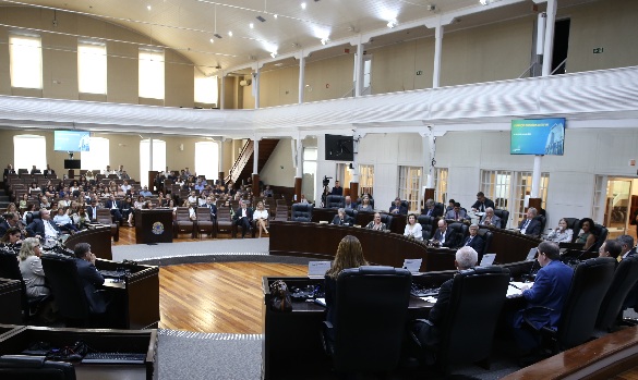 Notícia 1 Documento aponta 91 recomendações e determinações ao tribunal paranaense
