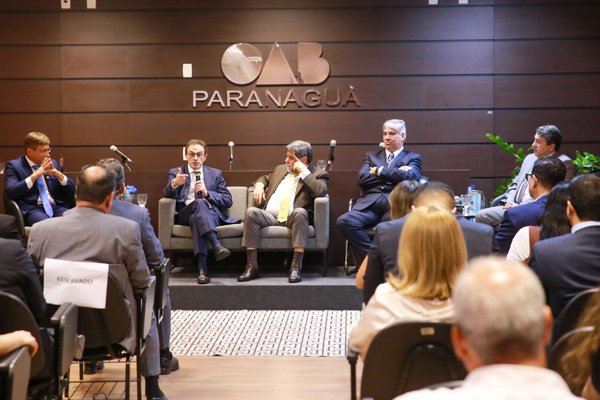 Notícia 0 Agenda do ministro Caputo Bastos no Litoral Paranaense teve como foco a conciliação em 51 processos portuários. O índice de acordos foi de 83,75%, com beneficios para mais de 130 trabalhadores. O ministro também se reuniu com a comunidade jurídica local.